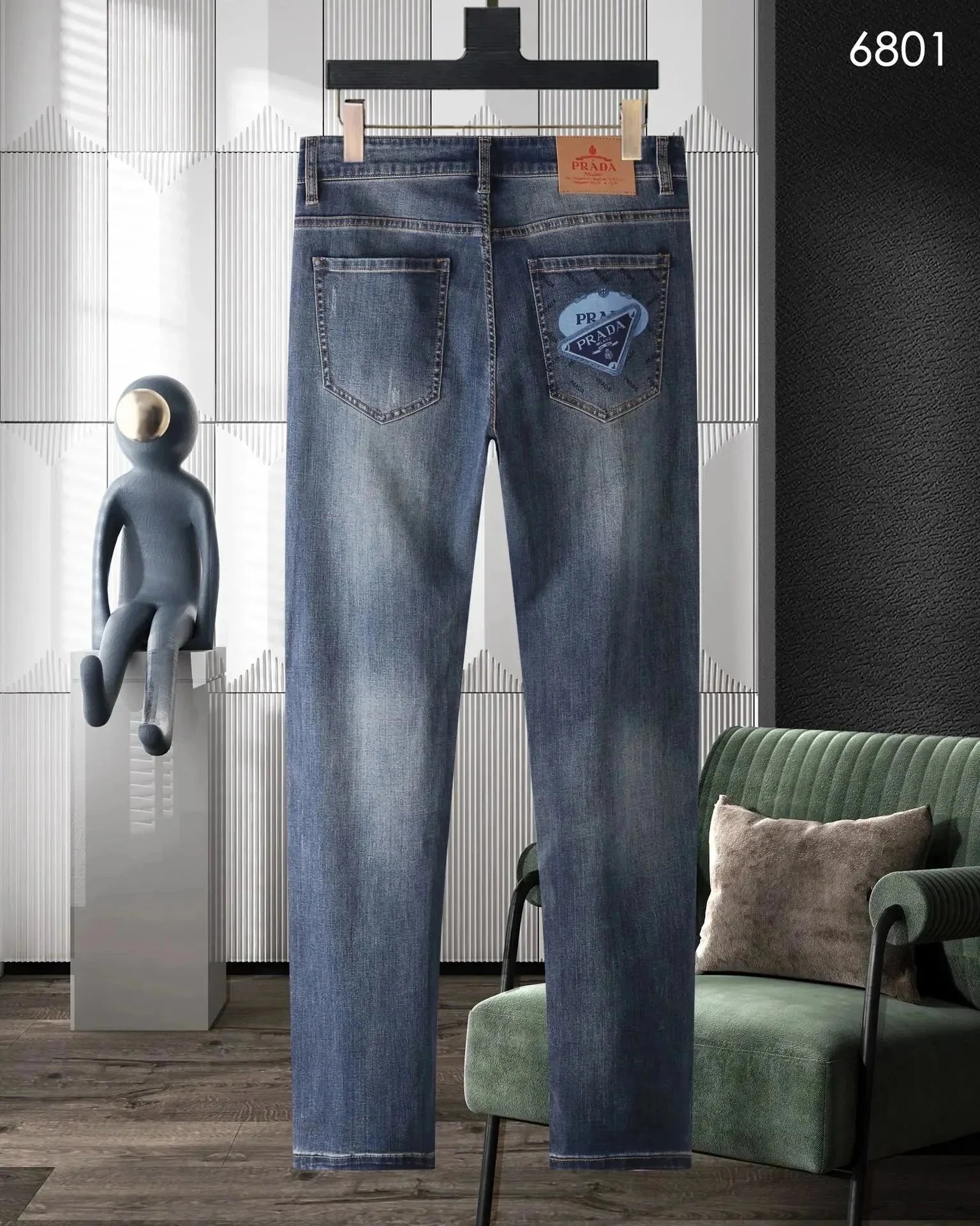 Classic, versatile and comfortable jeans