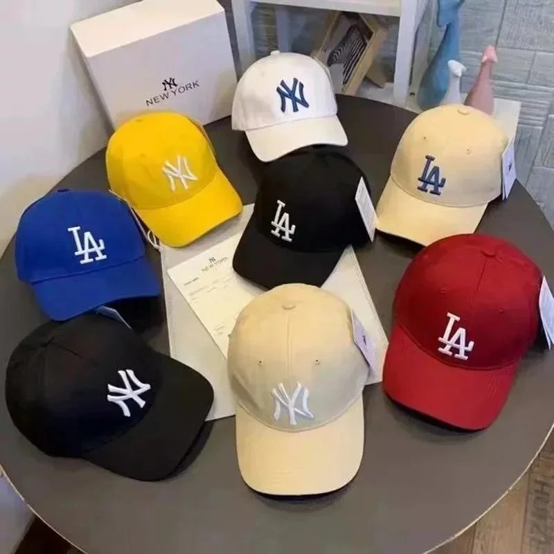Casual and fashionable embroidered hat