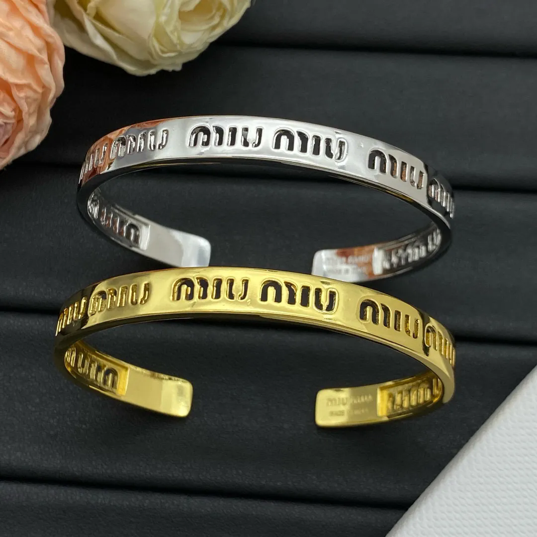 Simple bracelet with hollowed-out design