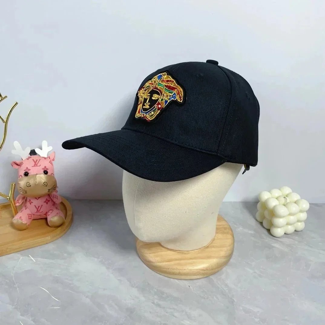 Fashionable and versatile trendy baseball cap
