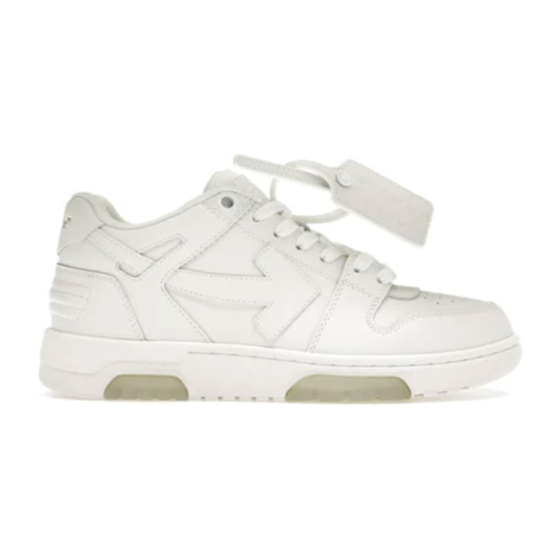 Sports shoes