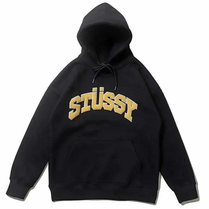 The fleece embroidered sweatshirt is loose