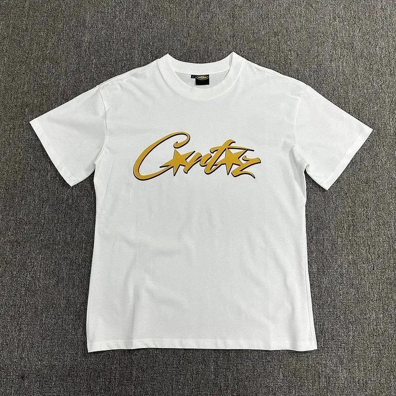 Fashionable and trendy short-sleeved shirts