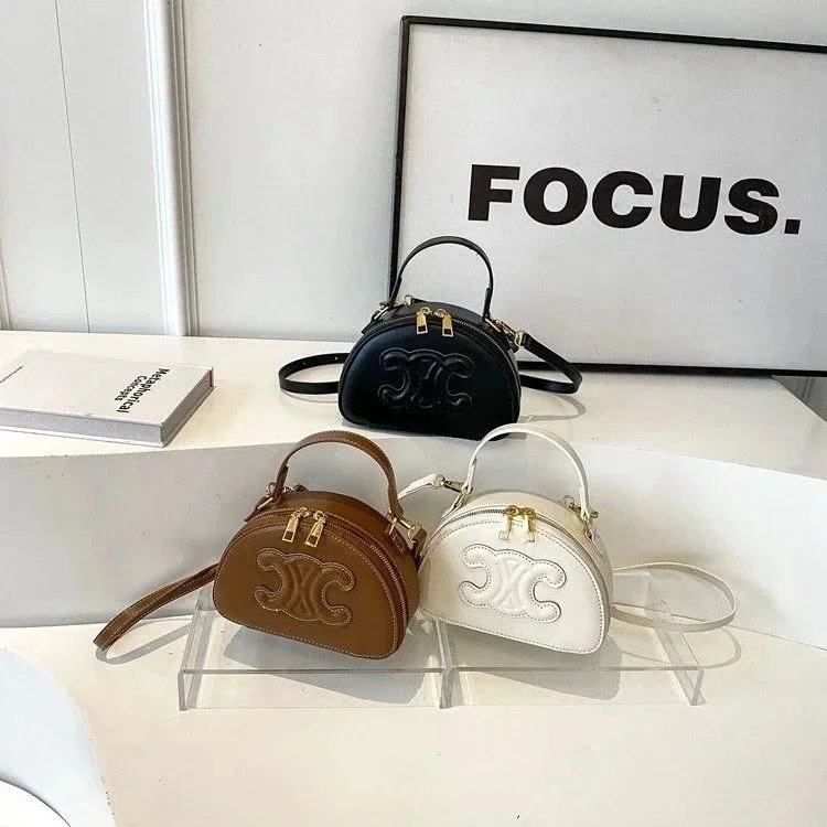 A niche, fashionable and trendy crossbody bag