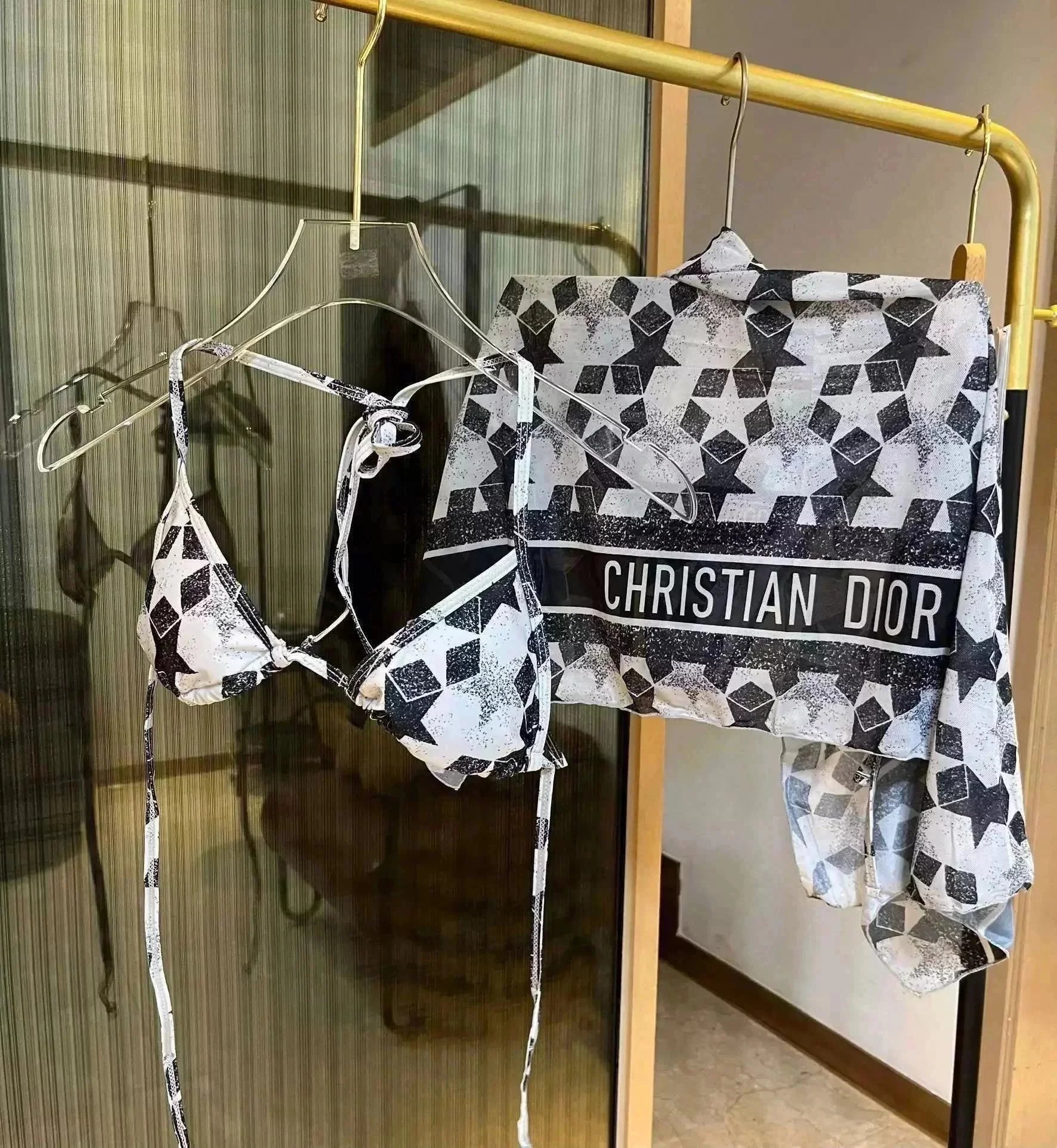 Fashionable swimsuit