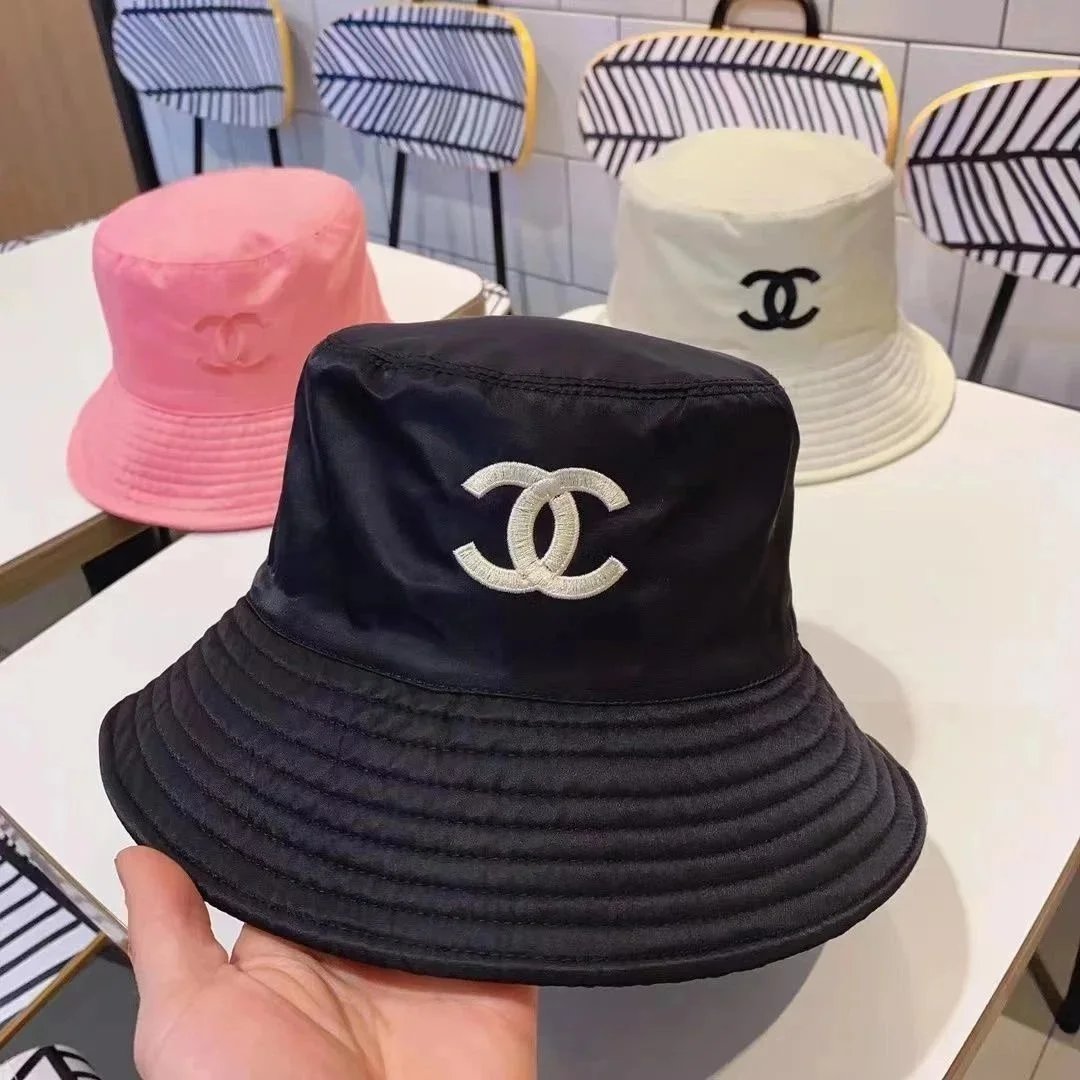 Embroidered sun-protective hats for both men and women