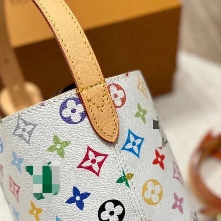 Single-shoulder fashionable crossbody bag