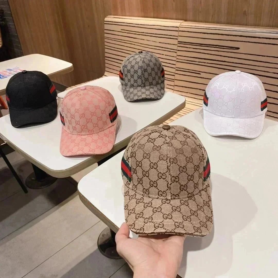 Fashionable and versatile hats for autumn and winter