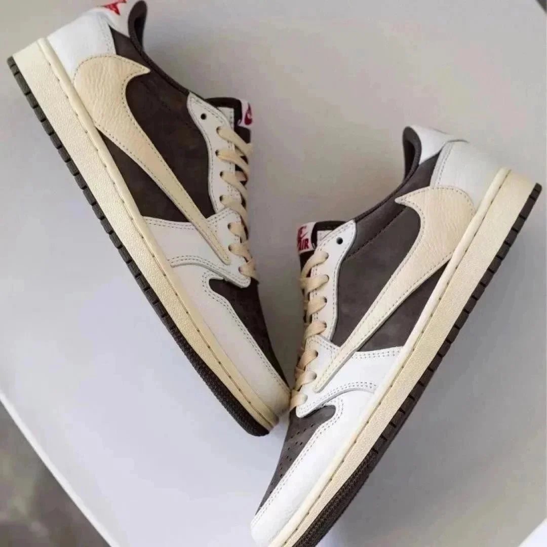 Youthful and fashionable shoes