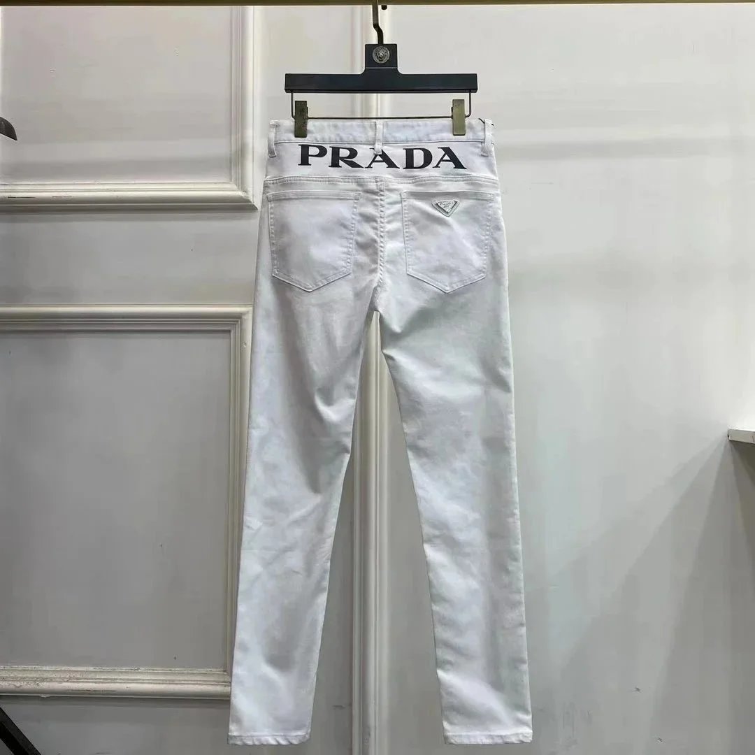 Classic, versatile and comfortable jeans