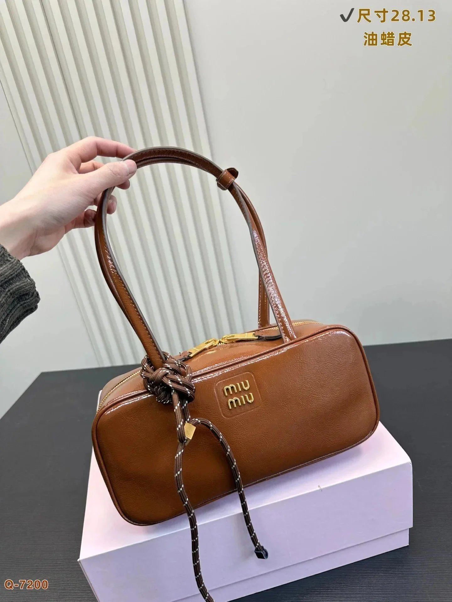 A collection of high-quality, fashionable and trendy bags