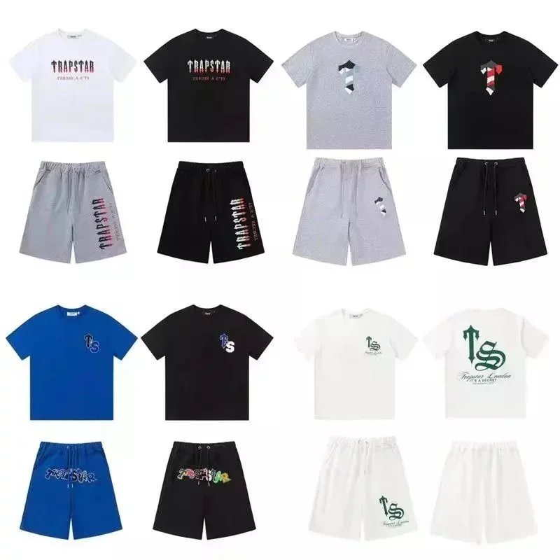 Trendy loose sports suit with short sleeves