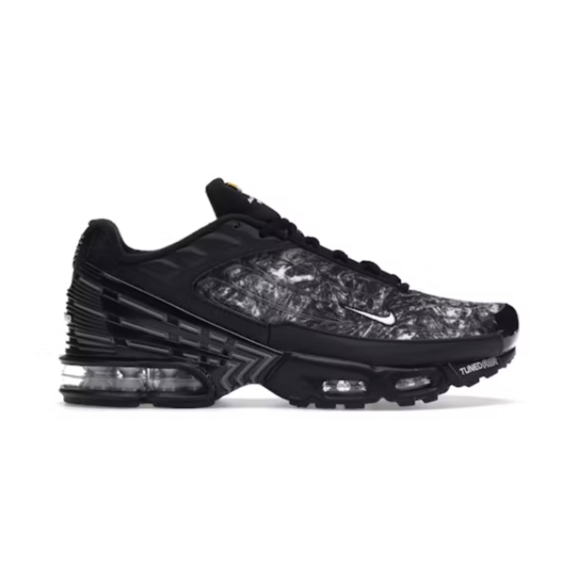 Plus 3 Black Graphic sneakers