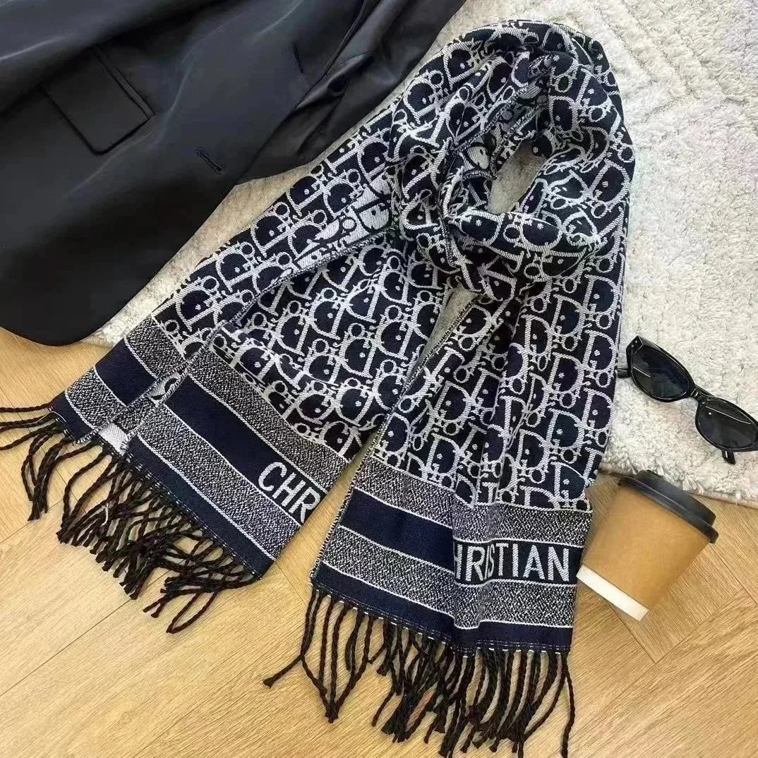 Trendy casual scarves for autumn and winter