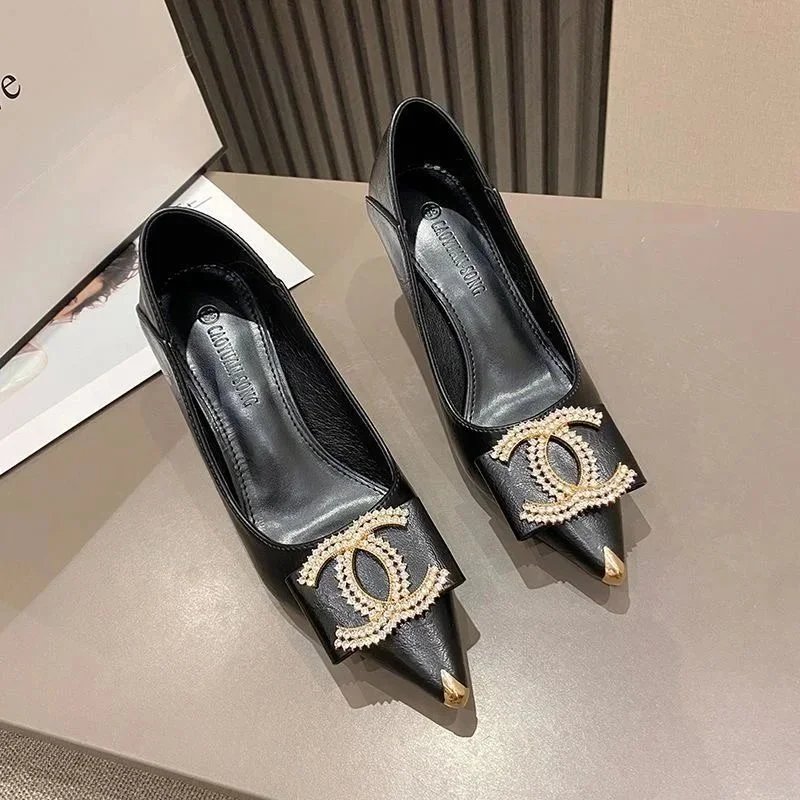 Rhinestone clasp for soft leather high heels