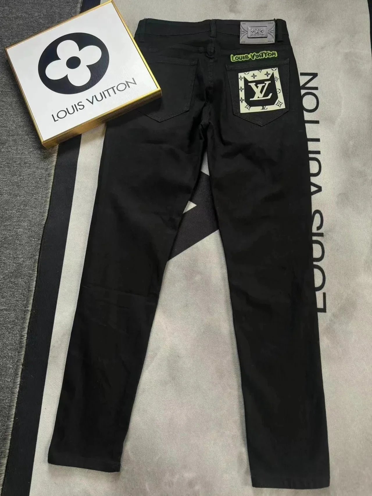 Classic, versatile and comfortable jeans