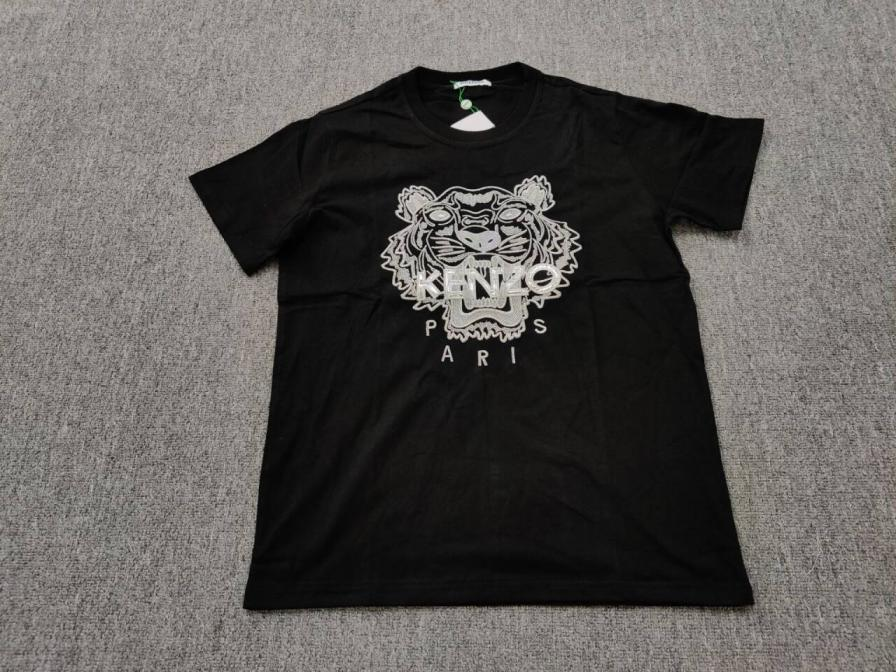 Fashionable and casual short-sleeved shirt