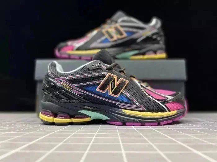 Fashionable shoes