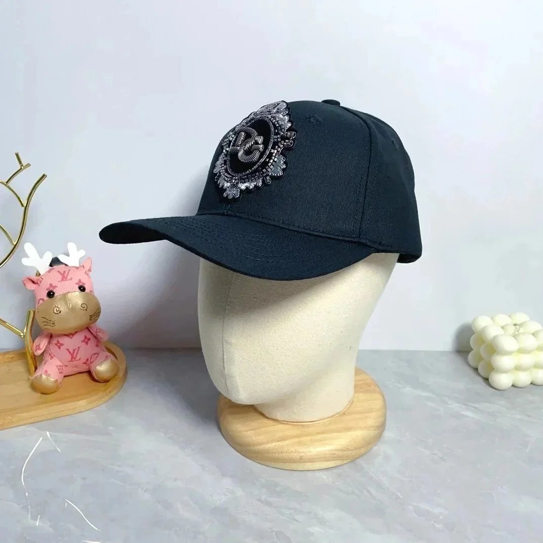 Fashionable and versatile trendy baseball cap