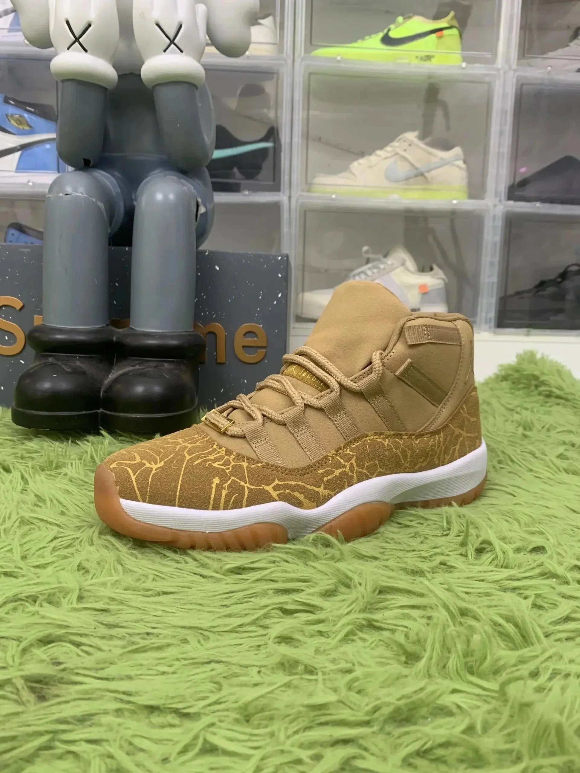 Sneakers