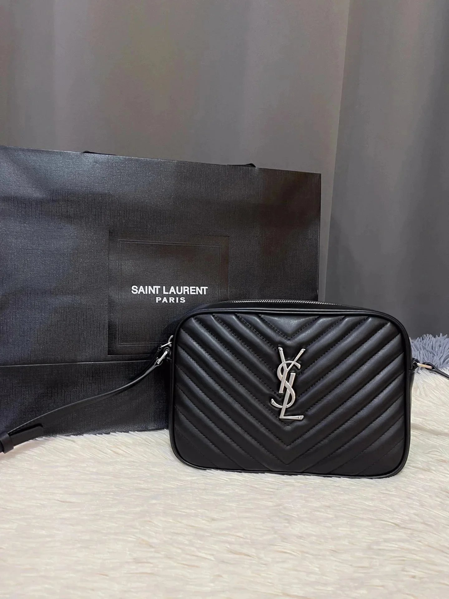 Fashionable women's single-shoulder bag