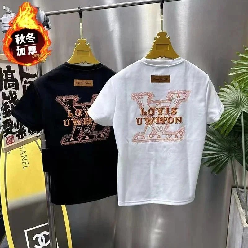 Versatile T-shirt for men with embroidery