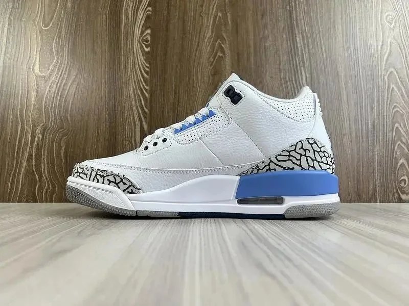Youthful and trendy sports shoes