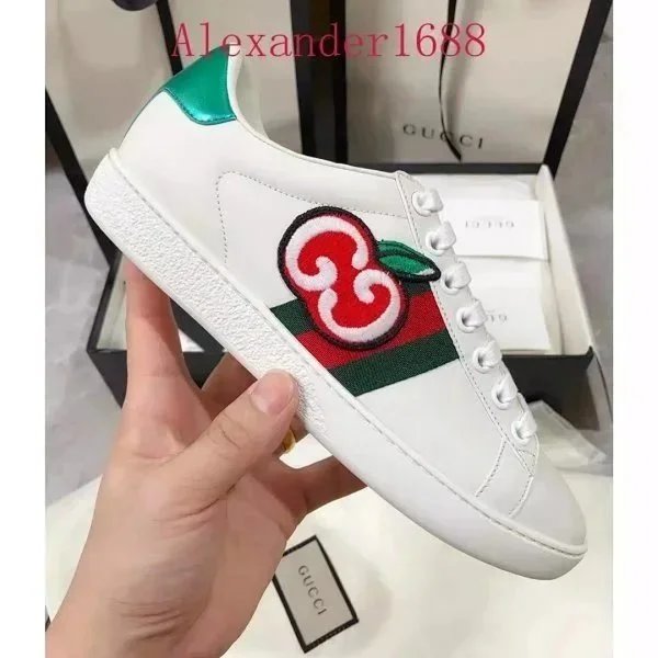 Gucci Fashionable and versatile casual shoes Collection