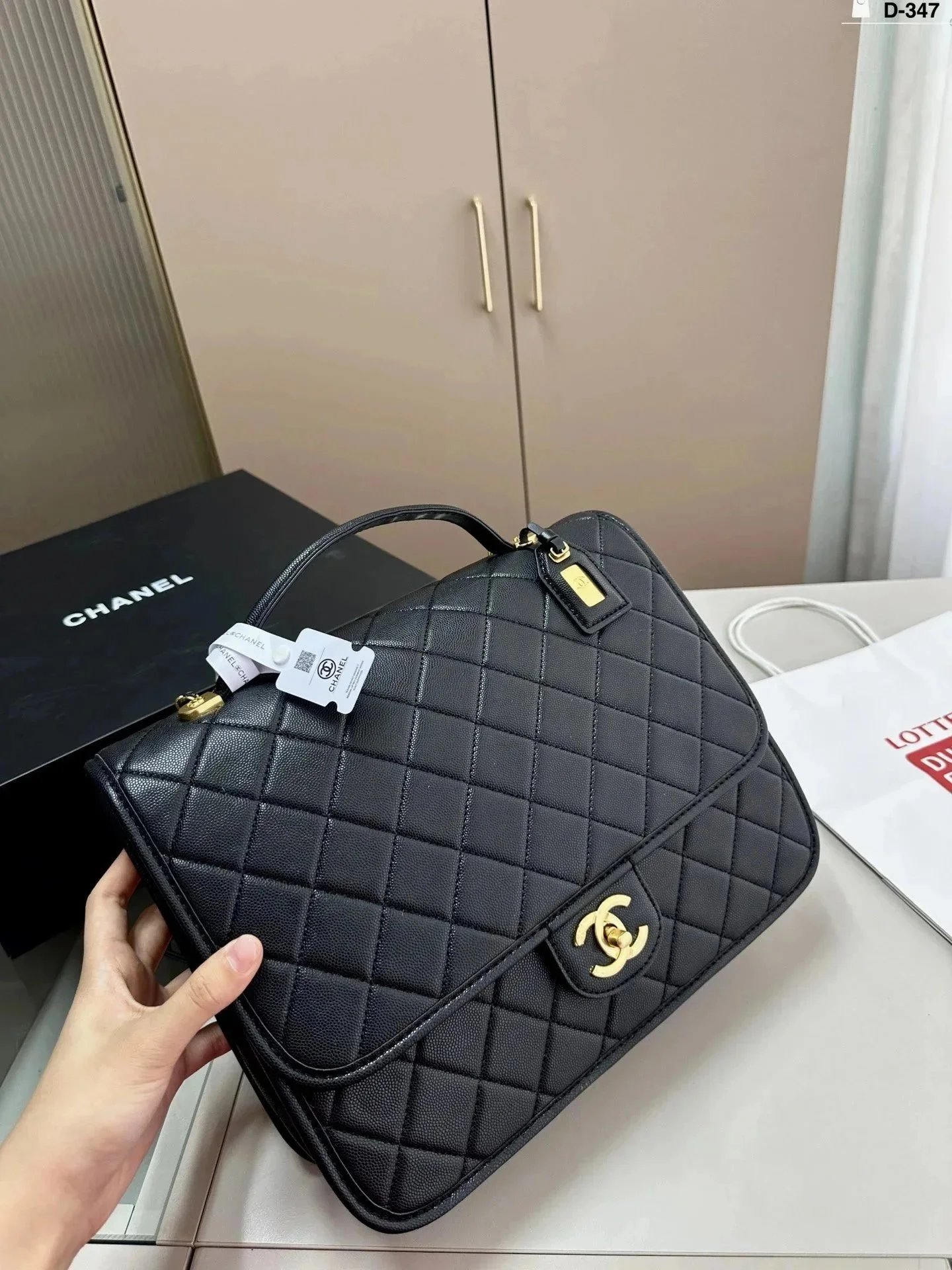 Trendy light luxury backpacks