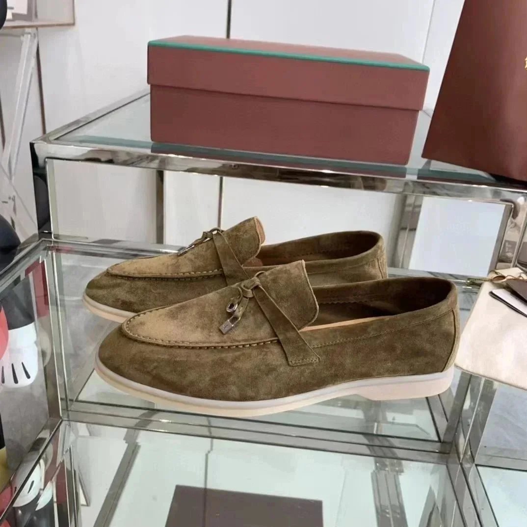 Fashionable shoes