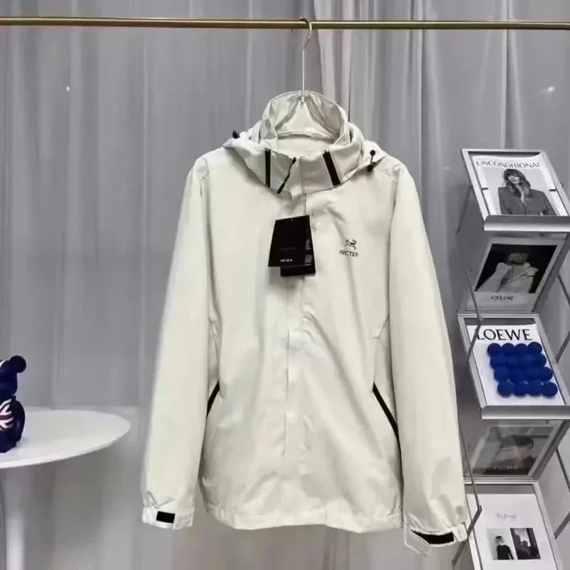 Windproof and waterproof couple mountaineering suits